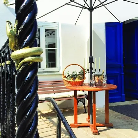 Holiday home Grosses Gutshaus Mit Pool Lelkendorf