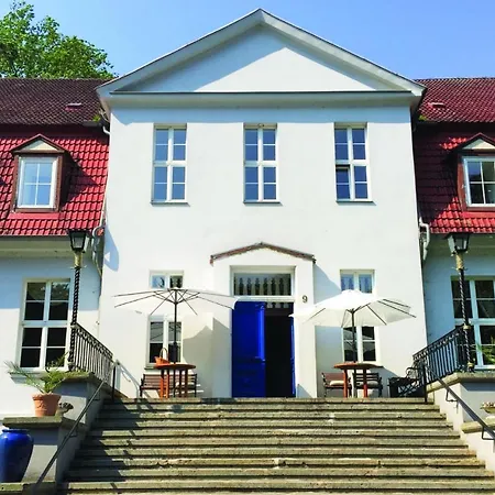 Grosses Gutshaus Mit Pool * Lelkendorf