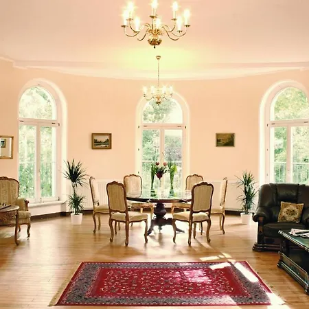 Grosses Gutshaus Mit Pool Holiday home