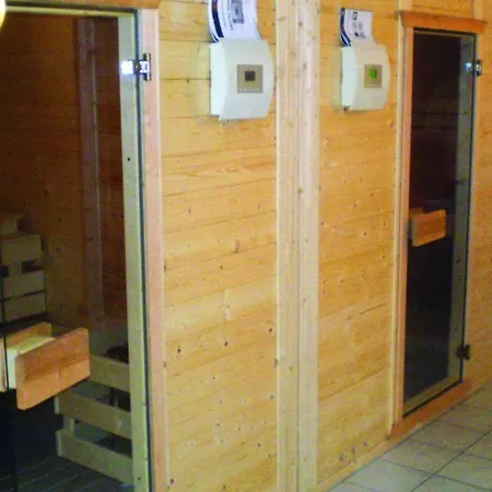 Holiday home Grosses Gutshaus Mit Pool Lelkendorf
